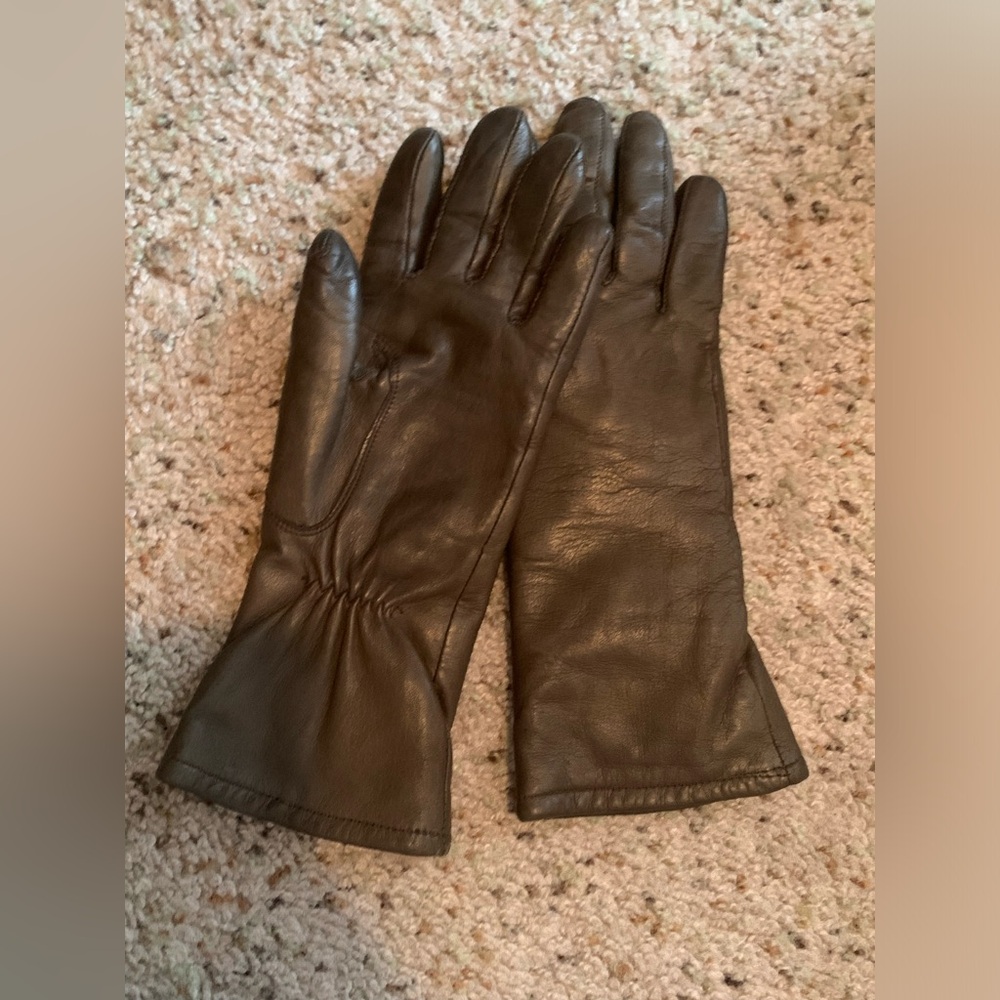 Faux leather gloves